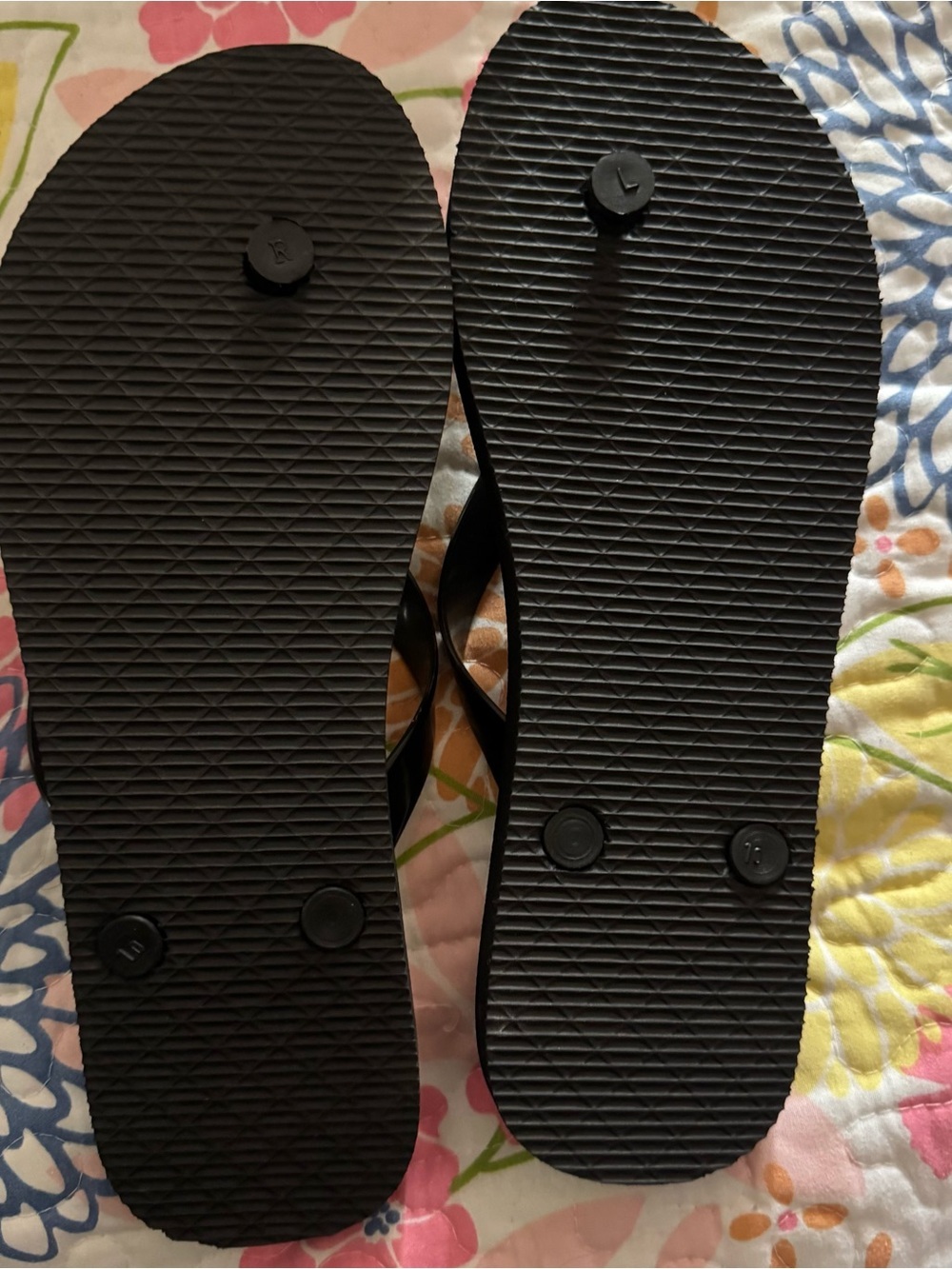 NIB SIZE 10 FLIP FLOPS (3 PAIR) - Picture 6 of 10